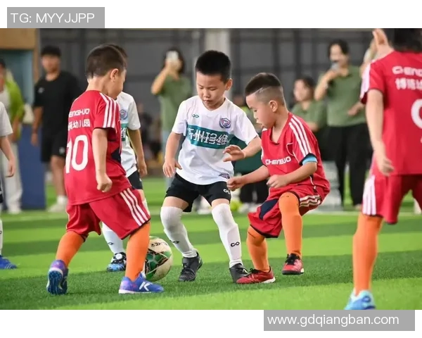 现役足球明星与他们的俱乐部关系探讨及未来发展趋势分析 现役足球明星与他们的俱乐部关系探讨及未来发展趋势分析