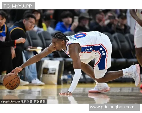 CCTV直播勇士对阵灰熊精彩赛事全程回顾与分析 CCTV直播勇士对阵灰熊精彩赛事全程回顾与分析