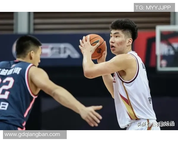 余嘉豪的成长之路与未来展望:从青涩少年到篮球新星的蜕变与奋斗 余嘉豪的成长之路与未来展望:从青涩少年到篮球新星的蜕变与奋斗