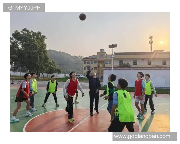 中国明星篮球赛精彩纷呈明星们的运动魅力与球场风采交相辉映 中国明星篮球赛精彩纷呈明星们的运动魅力与球场风采交相辉映